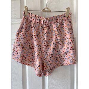 Size 6 H&M Floral Pink Shorts